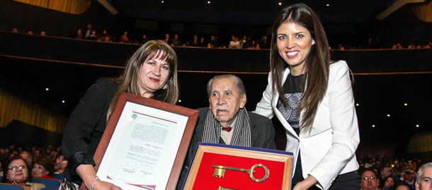 Entrega-de-llave-Vicente-Bianchi.jpg