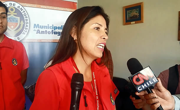 alcaldesa_rojo02.jpg
